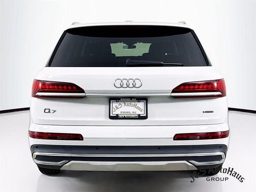 2022 Audi Q7 55 Premium
