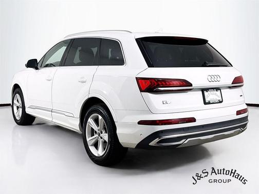 2022 Audi Q7 55 Premium