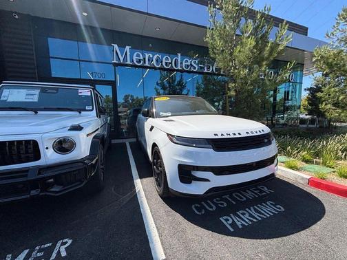 2024 Land Rover Range Rover Sport SE