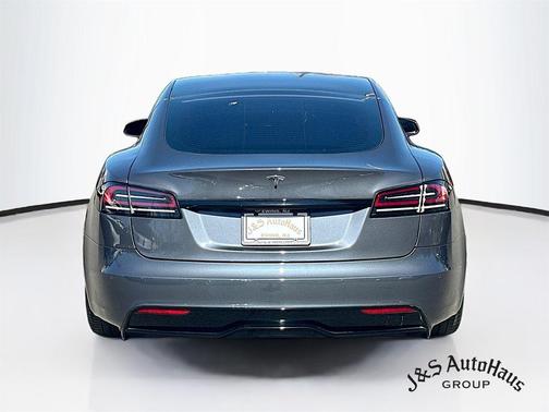 2022 Tesla Model S Base