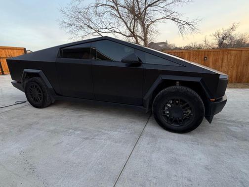 2025 Tesla Cybertruck Base