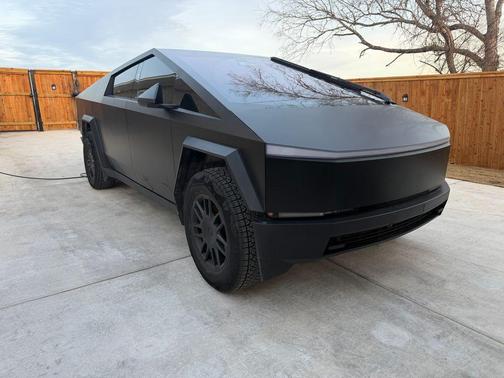 2025 Tesla Cybertruck Base