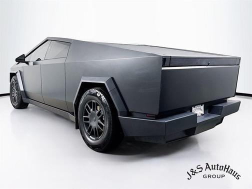 2025 Tesla Cybertruck Base