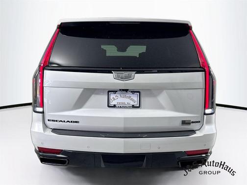 Crystal White Tri-Coat 2024 Cadillac Escalade Sport Platinum