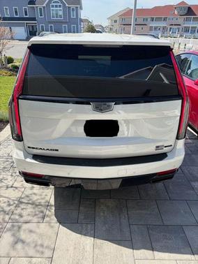 Crystal White Tri-Coat 2024 Cadillac Escalade Sport Platinum