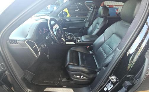 2020 Porsche Cayenne Turbo