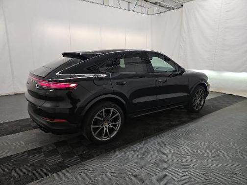 Black Metallic 2023 Porsche Cayenne Platinum Edition