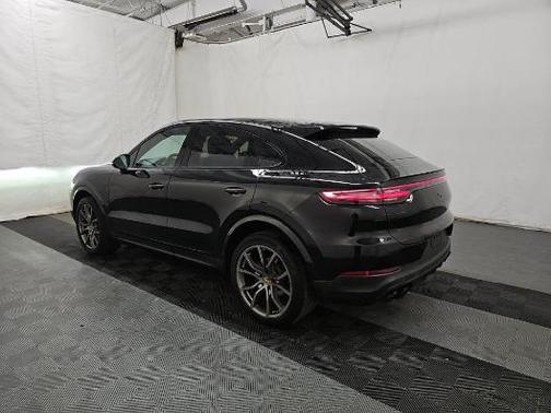 Black Metallic 2023 Porsche Cayenne Platinum Edition