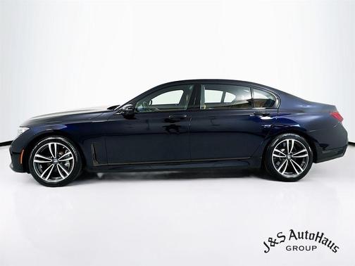 2022 BMW 750 i xDrive