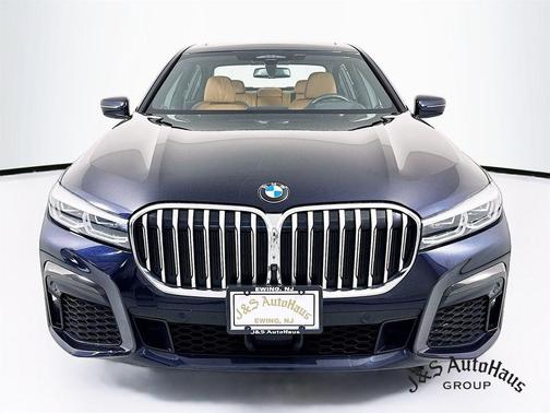 2022 BMW 750 i xDrive