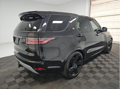 Santorini Black 2023 Land Rover Discovery P360 Metropolitan Edition