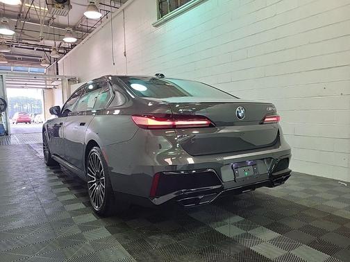 2024 BMW 760 760i xDrive