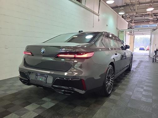 2024 BMW 760 760i xDrive