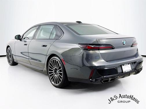 2024 BMW 760 760i xDrive