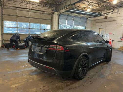 2022 Tesla Model X Base