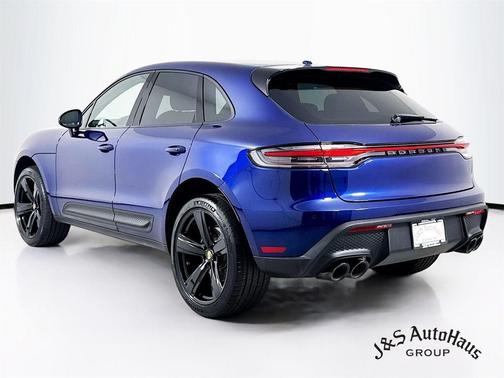 2024 Porsche Macan Base
