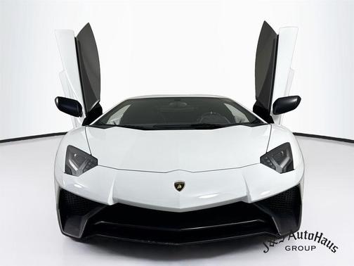 Bianco Isis 2016 Lamborghini Aventador LP750-4 Superveloce
