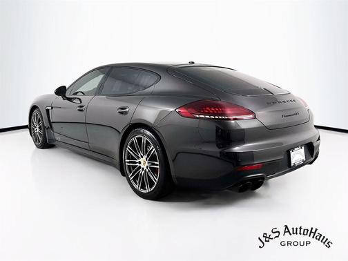 2015 Porsche Panamera GTS
