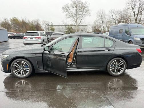 2021 BMW 740 i xDrive