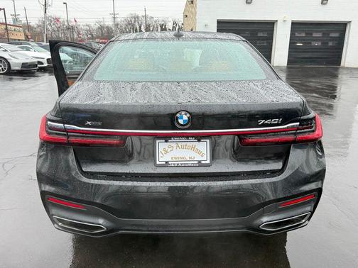 2021 BMW 740 i xDrive