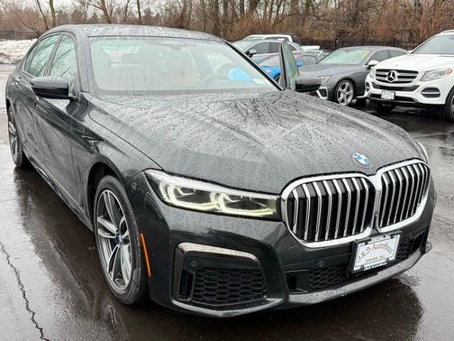 2021 BMW 740 i xDrive