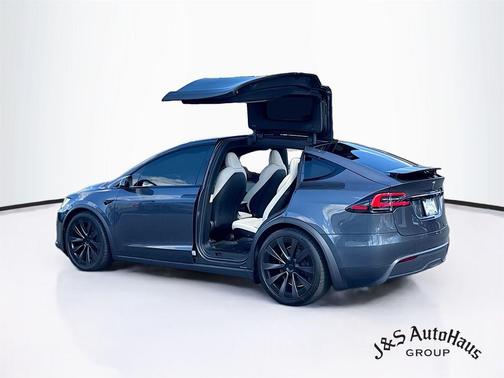2022 Tesla Model X Plaid