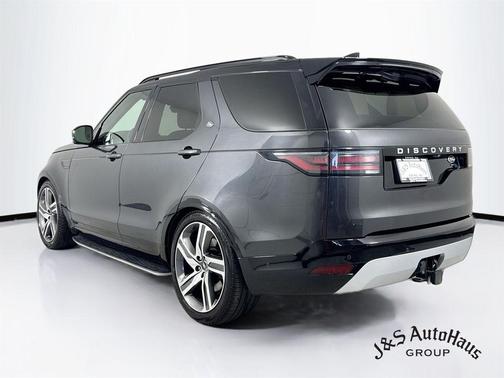 Carpathian Grey 2023 Land Rover Discovery P360 Metropolitan Edition