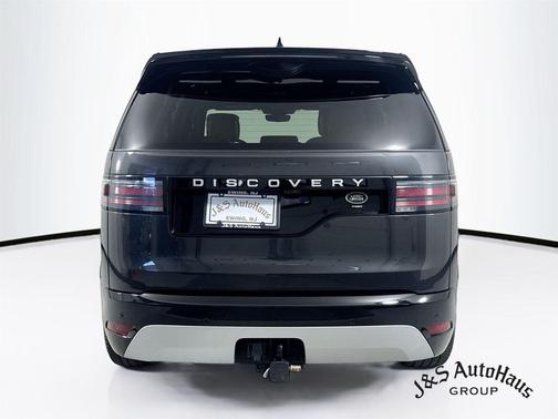 Carpathian Grey 2023 Land Rover Discovery P360 Metropolitan Edition