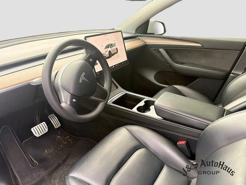 White 2023 Tesla Model Y Performance