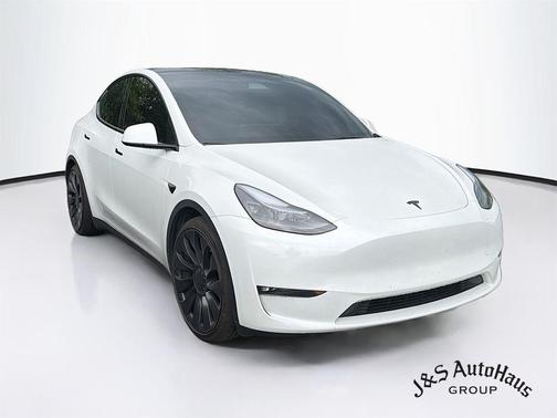 White 2023 Tesla Model Y Performance