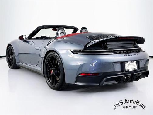 2025 Porsche 911 Carrera GTS