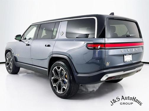 2024 Rivian R1S Adventure Quad Motor Large Pack