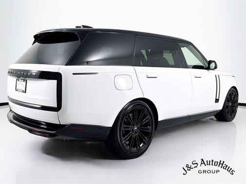 White 2024 Land Rover Range Rover P530 SE
