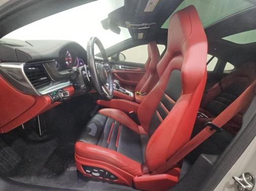 2023 Porsche Panamera GTS