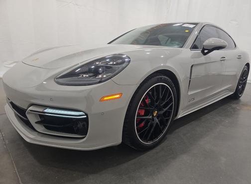 2023 Porsche Panamera GTS