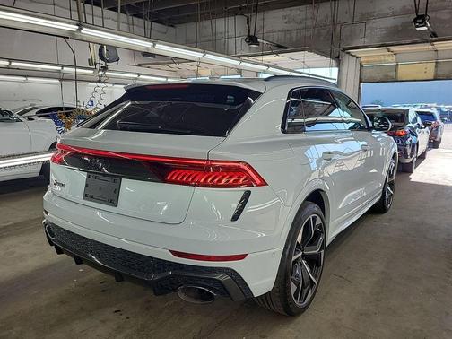 2023 Audi RS Q8 4.0T quattro