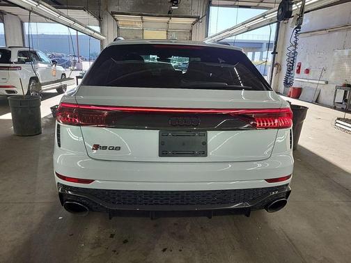 2023 Audi RS Q8 4.0T quattro