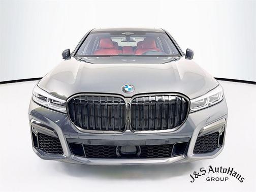 2022 BMW M760 i xDrive