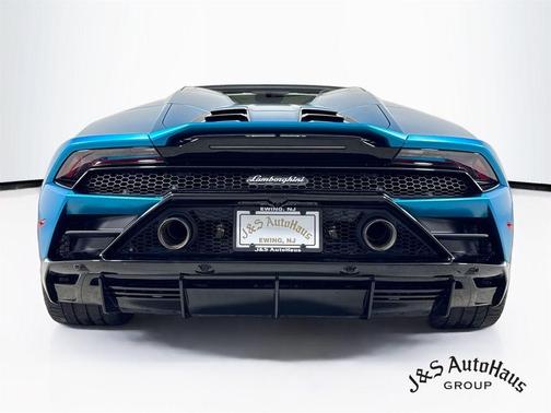 Blue 2022 Lamborghini Huracan EVO Base
