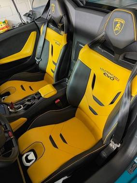 Blue 2022 Lamborghini Huracan EVO Base