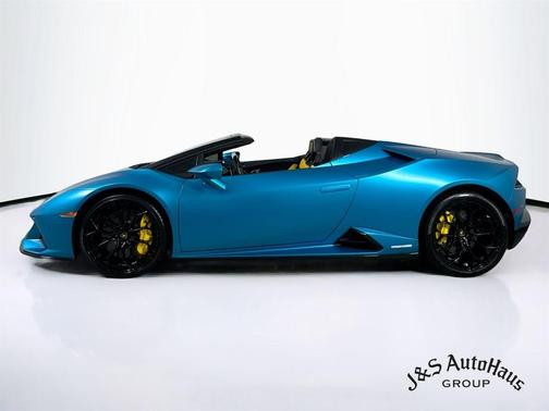 Blue 2022 Lamborghini Huracan EVO Base