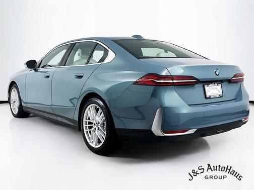 2024 BMW 540 i xDrive