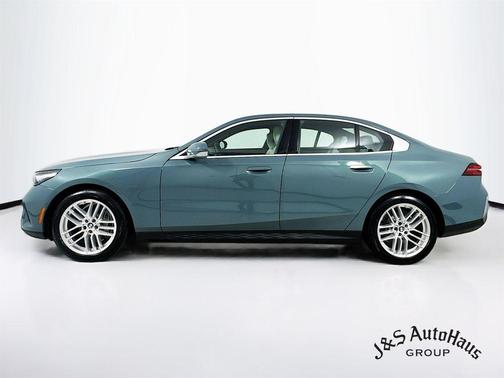 2024 BMW 540 i xDrive