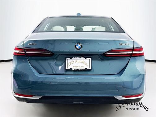 2024 BMW 540 i xDrive