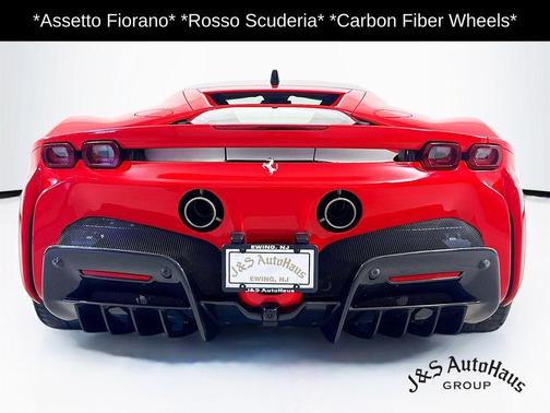 2023 Ferrari SF90 Stradale Base