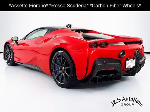2023 Ferrari SF90 Stradale Base