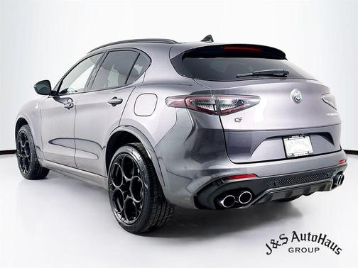 2024 Alfa Romeo Stelvio Quadrifoglio