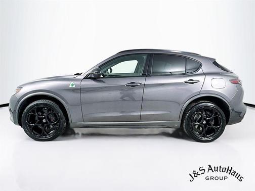2024 Alfa Romeo Stelvio Quadrifoglio