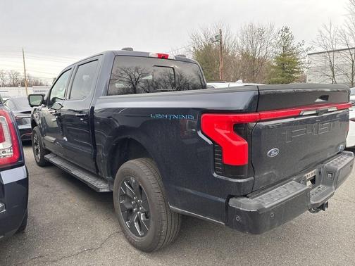 2022 Ford F-150 Lightning LARIAT