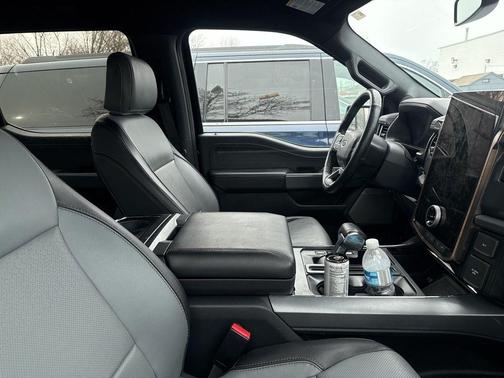 2022 Ford F-150 Lightning LARIAT